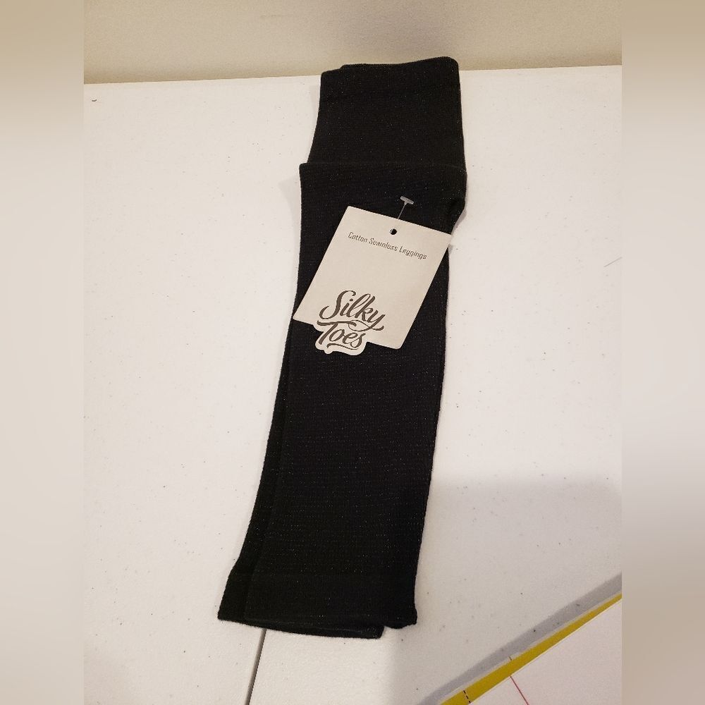 NWT Silky Toes Socks/Leggings
